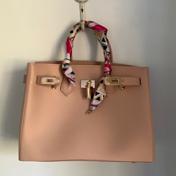 Black Sheep Scarf Bag - Picture 1 of 14